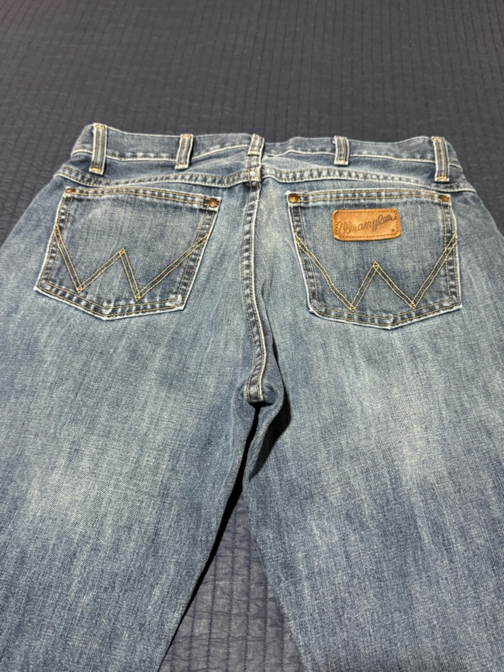 Wrangler Retro 31x36 Slim Boot
Lightly Used. Beautiful